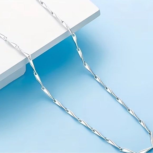 NEW Sterling silver 1 CT moissanite necklace - Picture 5 of 15